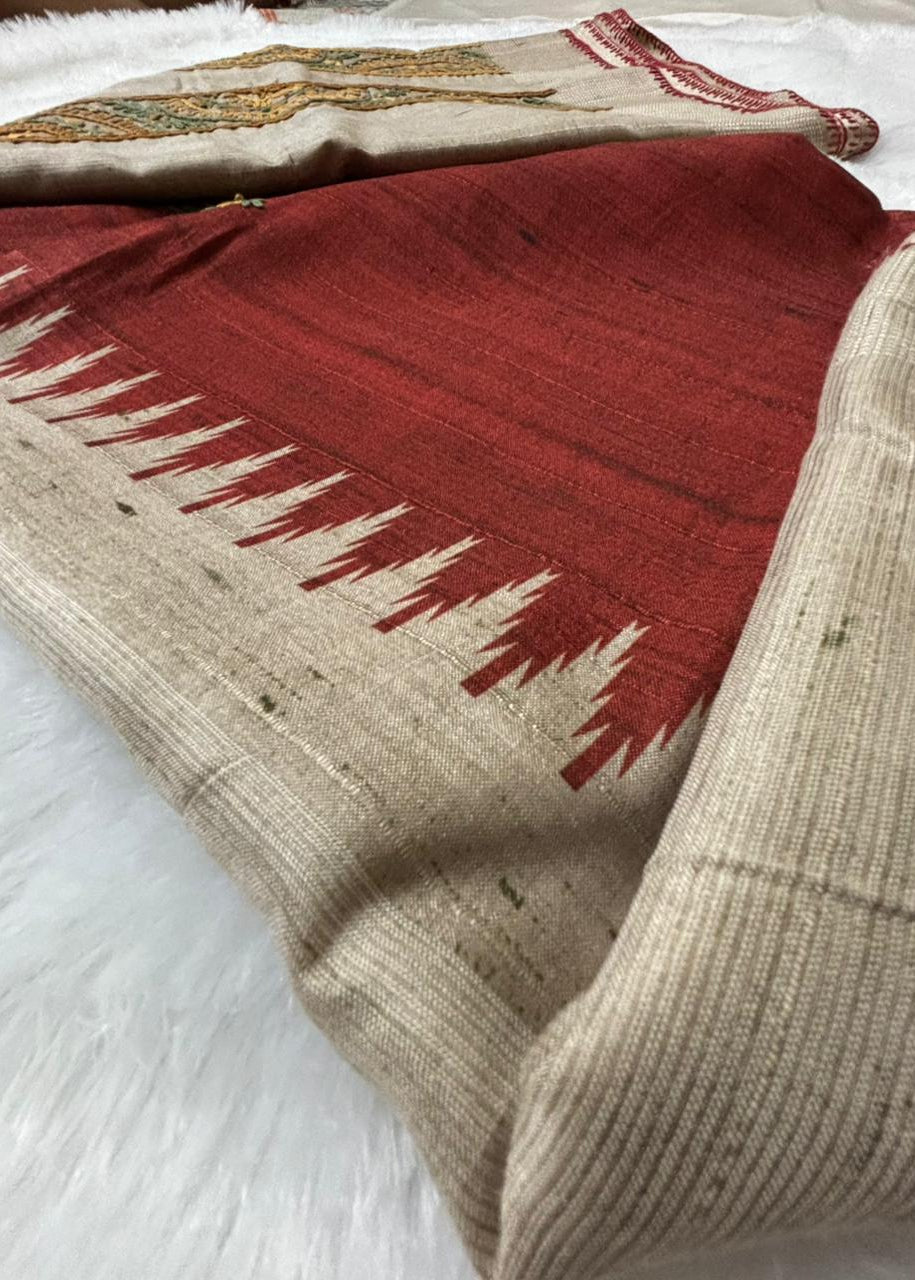 Image showing fabric texture of a Terracotta Ivory white silk-cotton blend saree wit beautiful Kantha embroidery