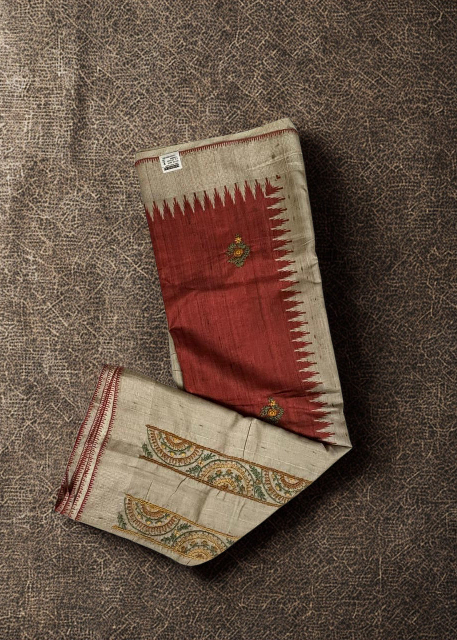 Handloom Kantha saree from West Bengal with detailed threadwork 